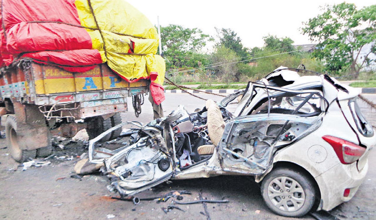 How many deaths occurred in road accidents last year
